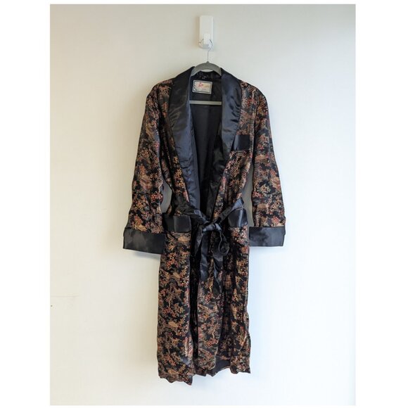 Vintage Oriental brand robe with a traditional Pagoda scene - Picture 1 of 7